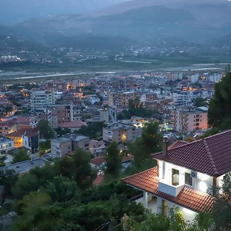 Vila Toska Berat Bagian luar foto