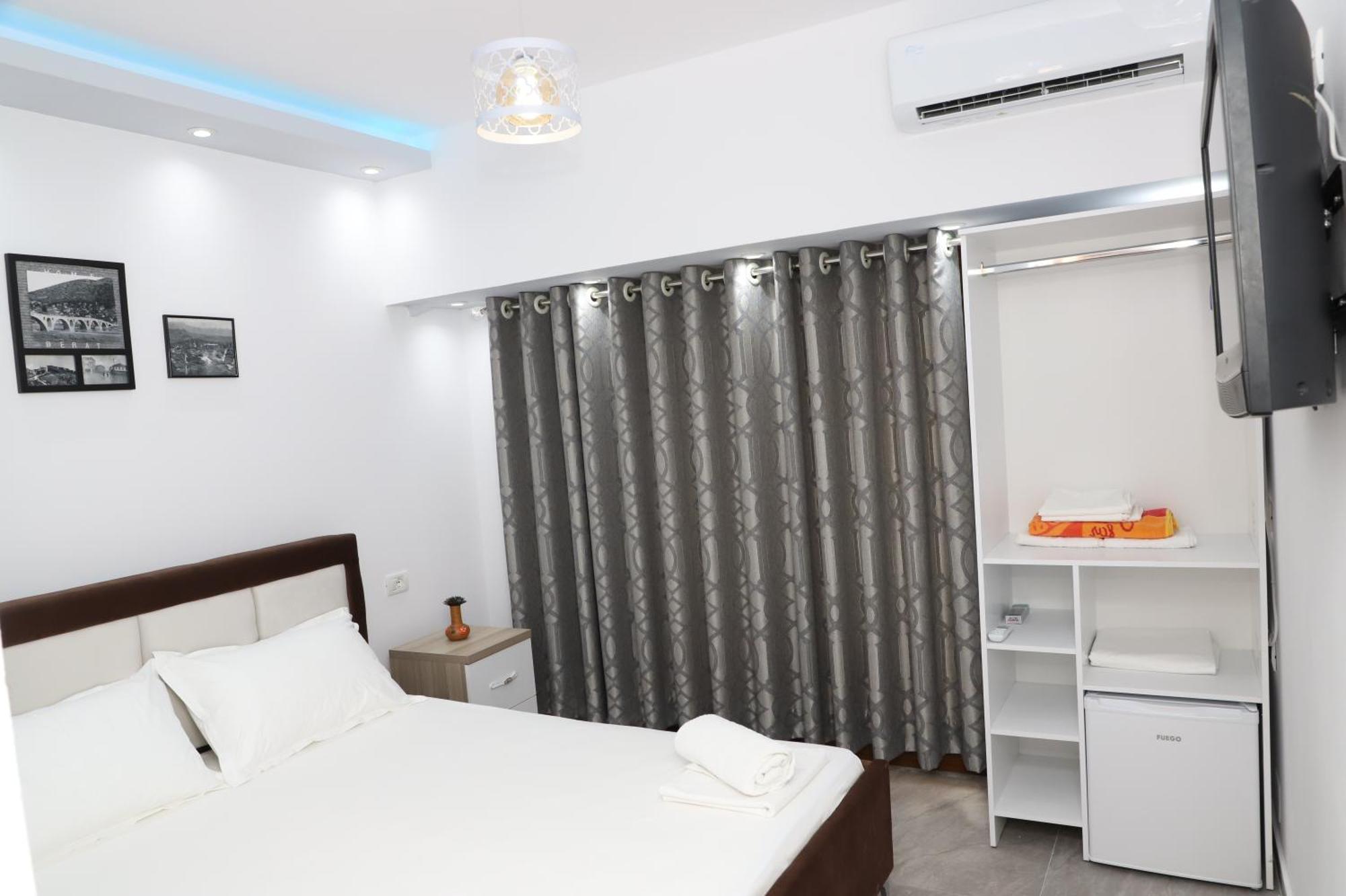 Vila Toska Berat Bagian luar foto
